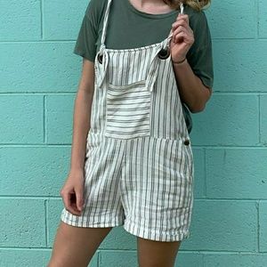 Overall shorts